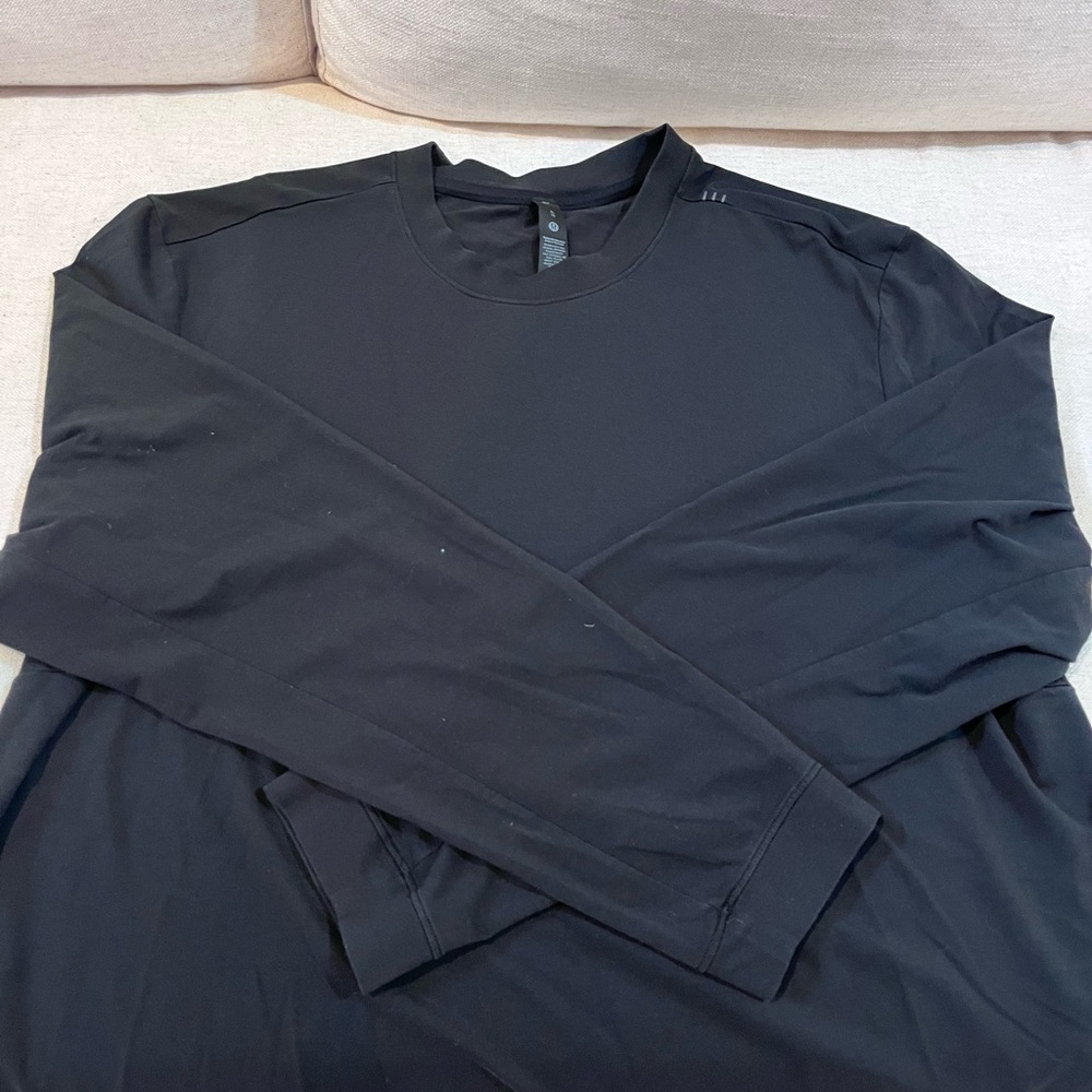 lululemon athletica Men's Black Long Sleeve Shirt